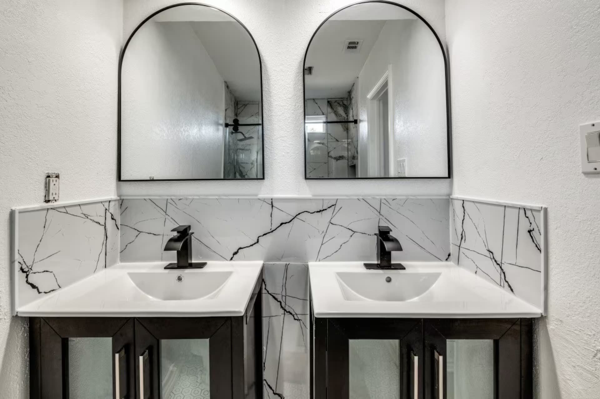 Irving vacation rental — interior and amenity photo 10