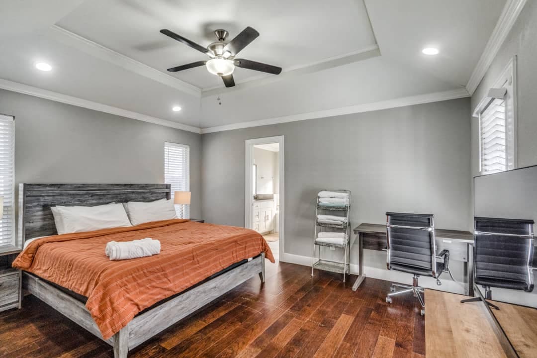 Plano vacation rental — interior and amenity photo 8